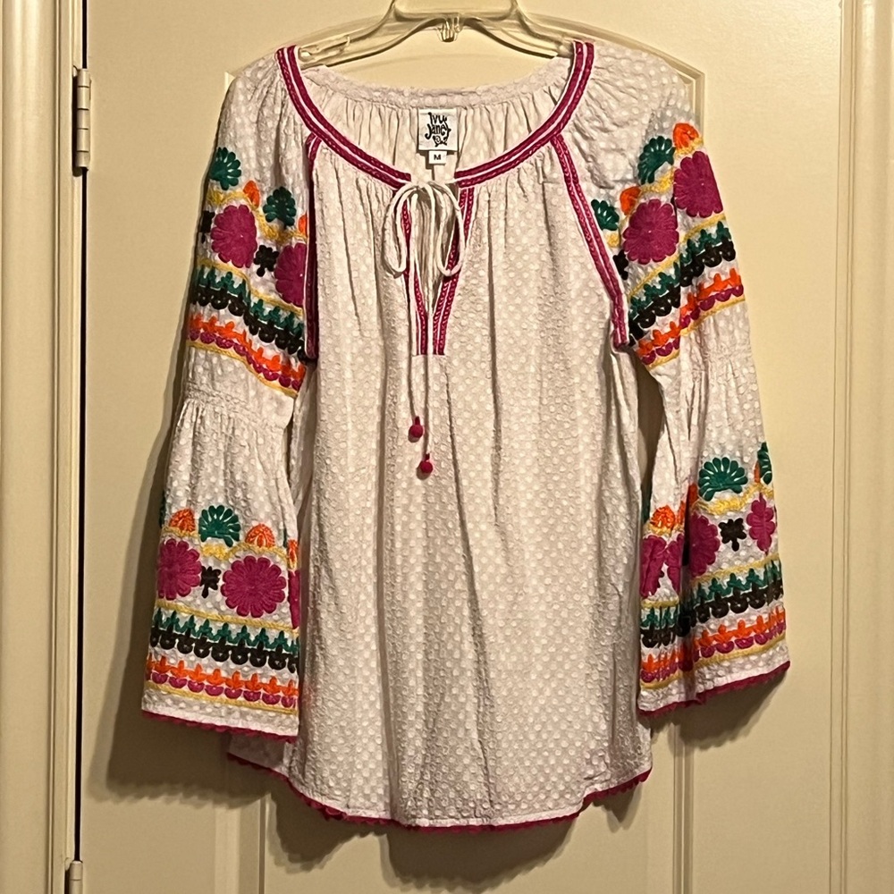 Women’s Size M Ivy Jane White Embroidered Peasant Top